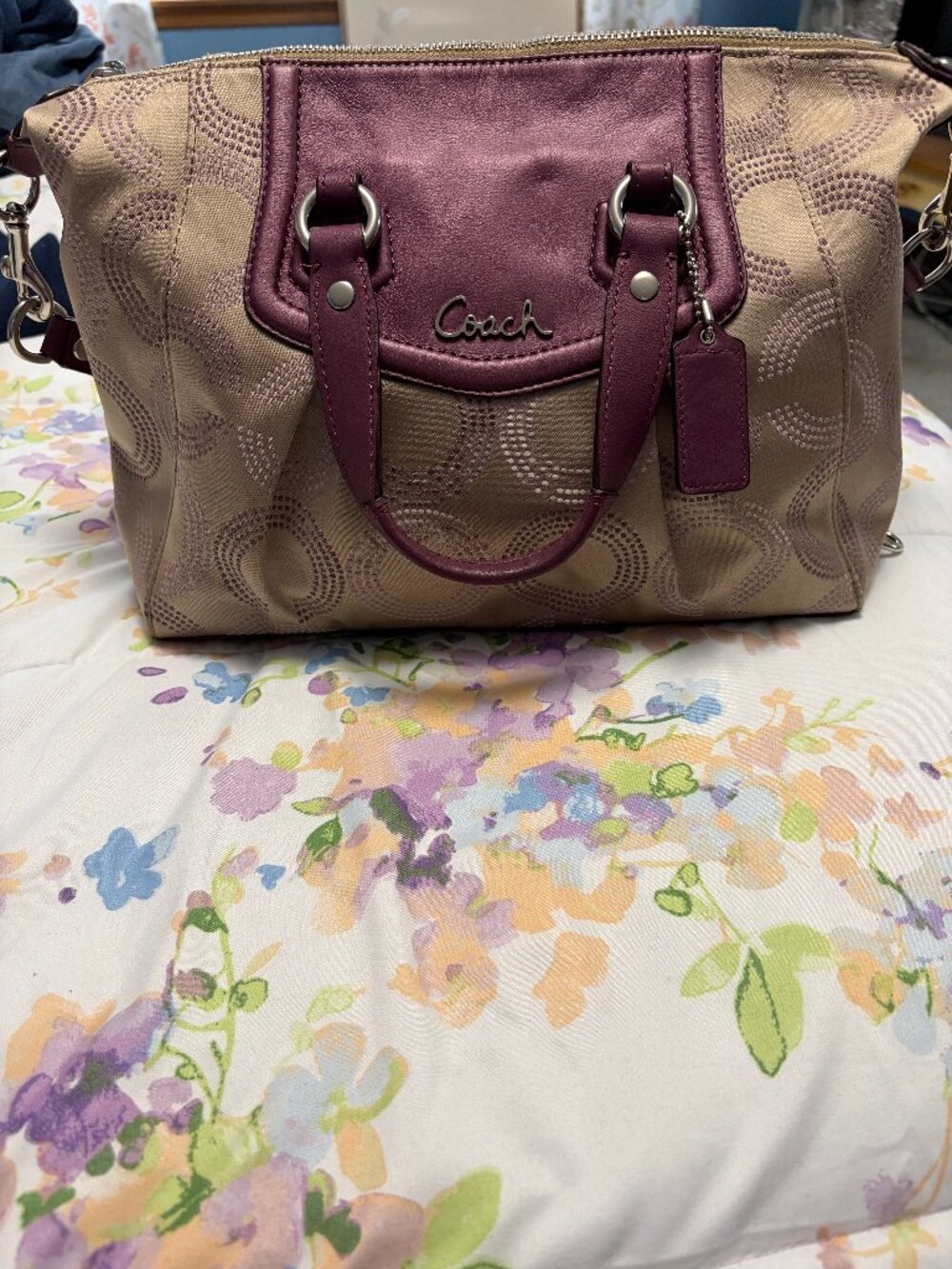 Coach Handbag Pre-owned - Excellent Condition